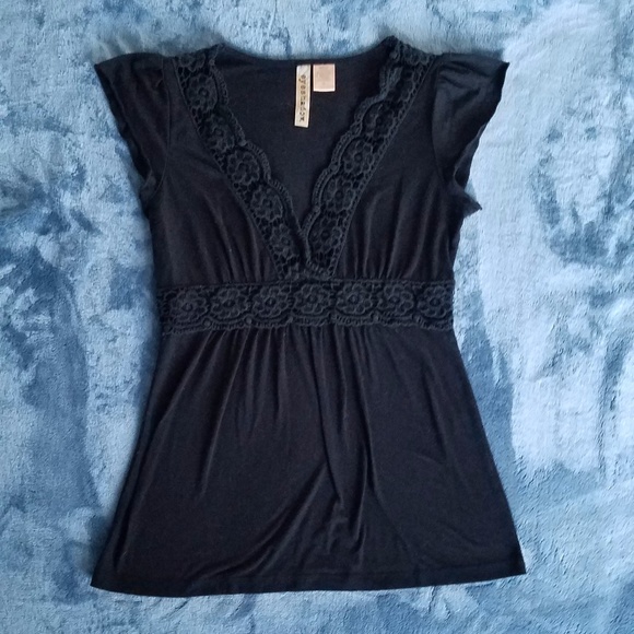 Eyeshadow Tops - Black top with lace V neck.